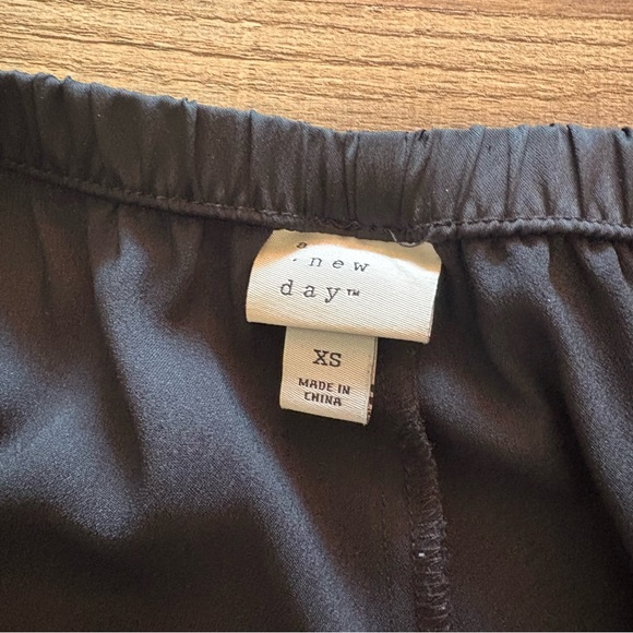 a new day Black Satin Lace Trim Shorts - Picture 2 of 4